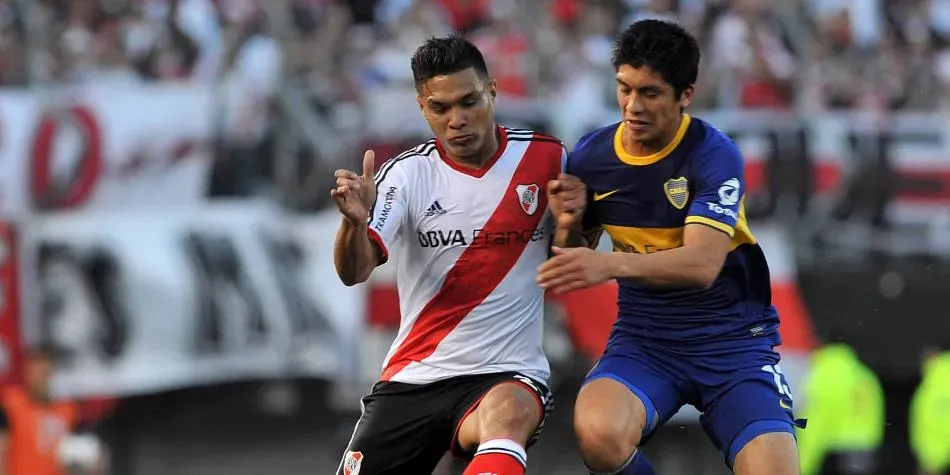Teo Gutiérrez jugó ocho superclásicos en River.