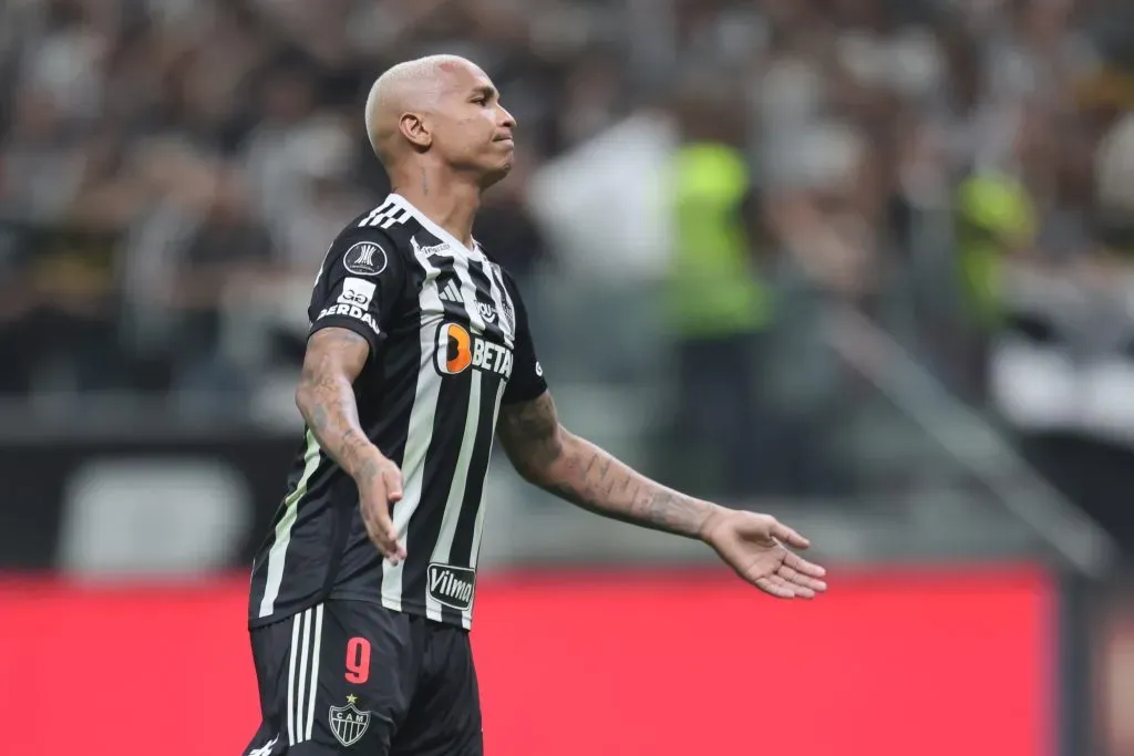 Deyverson empezó a jugar su partido. (Getty)