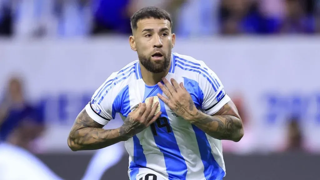 Nicolás Otamendi: “Todos saben que soy hincha de River”.