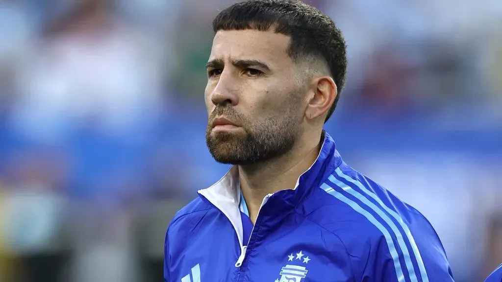 Otamendi seguirá en Benfica al menos seis meses más.