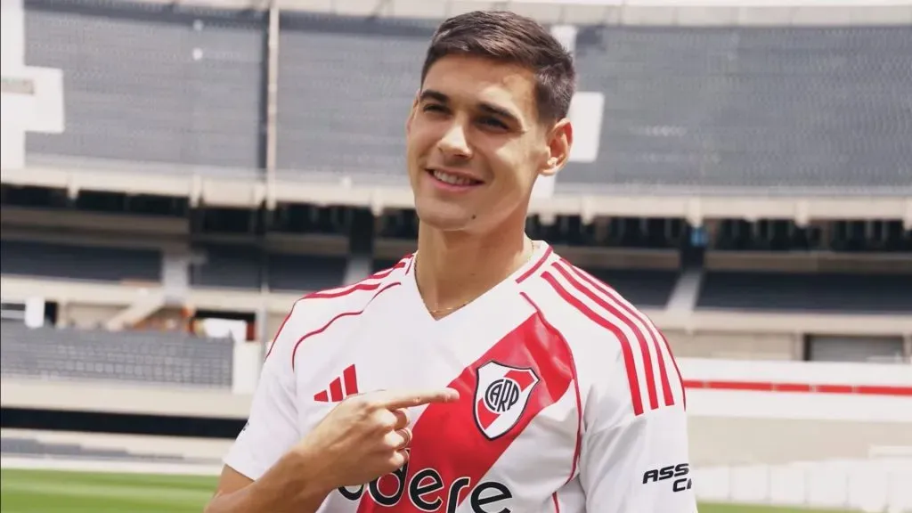 El Chino está listo para su debut en River a pura sonrisa.