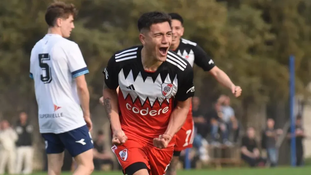 Elián Giménez buscaría sumar minutos en Sarmiento. (Prensa River)