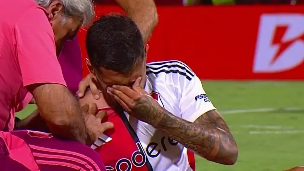 Lanzini, que jugó los cinco partidos (4 de arranque y uno entrando) se lesionó y será baja.