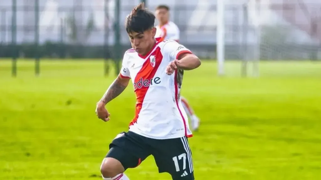 Alexis Araujo está buscando club.