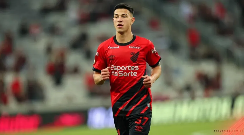 Esquivel está en Buenos Aires por una lesión y no por River.