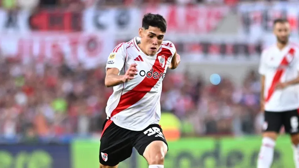 Santiago Lencina tuvo su estreno como titular con la camiseta de River. Foto: Getty.