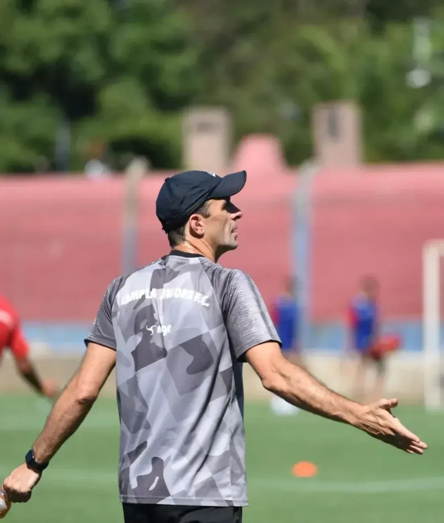 El ex Boca Leandro Somoza es el DT de Rampla Juniors de Uruguay, club comprado por Foster Gillett y convertido en SAD (FOTO: @ramplajuniorsoficial).