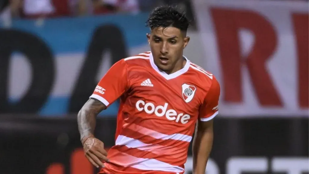 Joaquín Flores, con roce en Primera, también es otro de los que se marcharía.