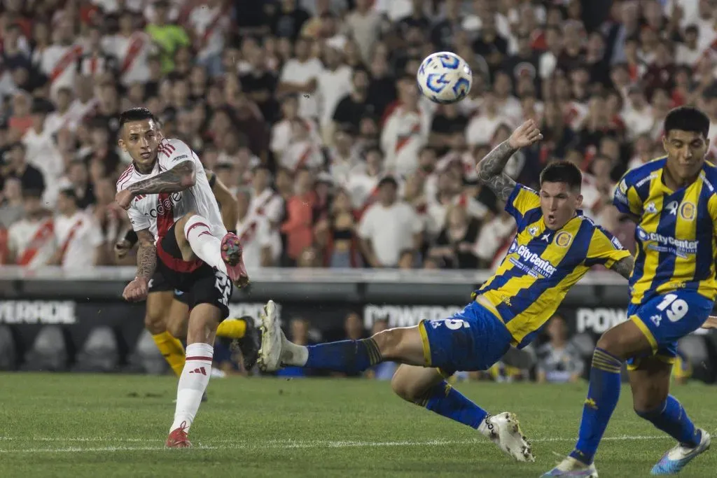 Kevin Castaño jugó media hora en River vs. Rosario Central.