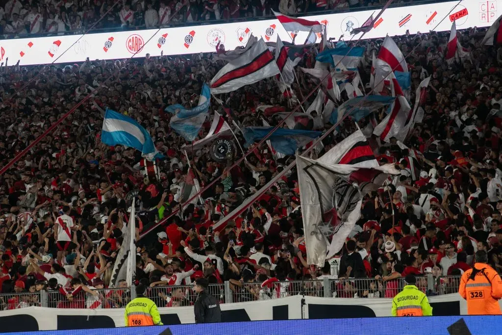 El cotillón de Los Borrachos del Tablón volvió a ingresar al Monumental después de mucho tiempo. (Foto: LPM).
