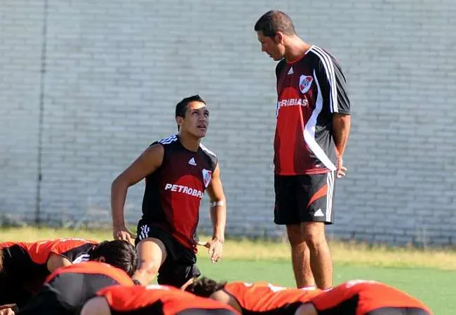 La imagen que destacó Alexis Sánchez en su paso por River, junto a Simeone.