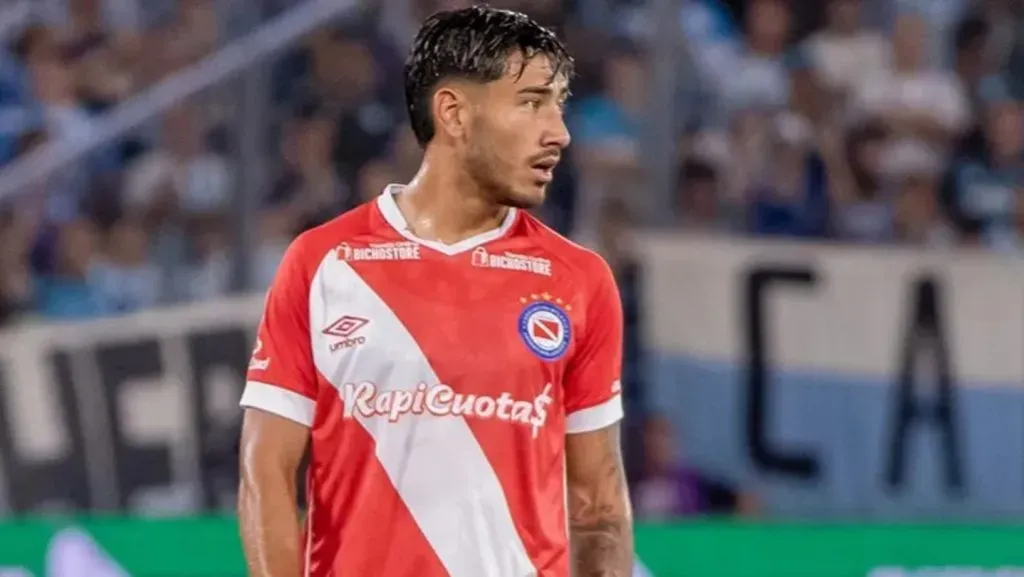 Román Vega tiene 65 partidos en la Primera de Argentinos.