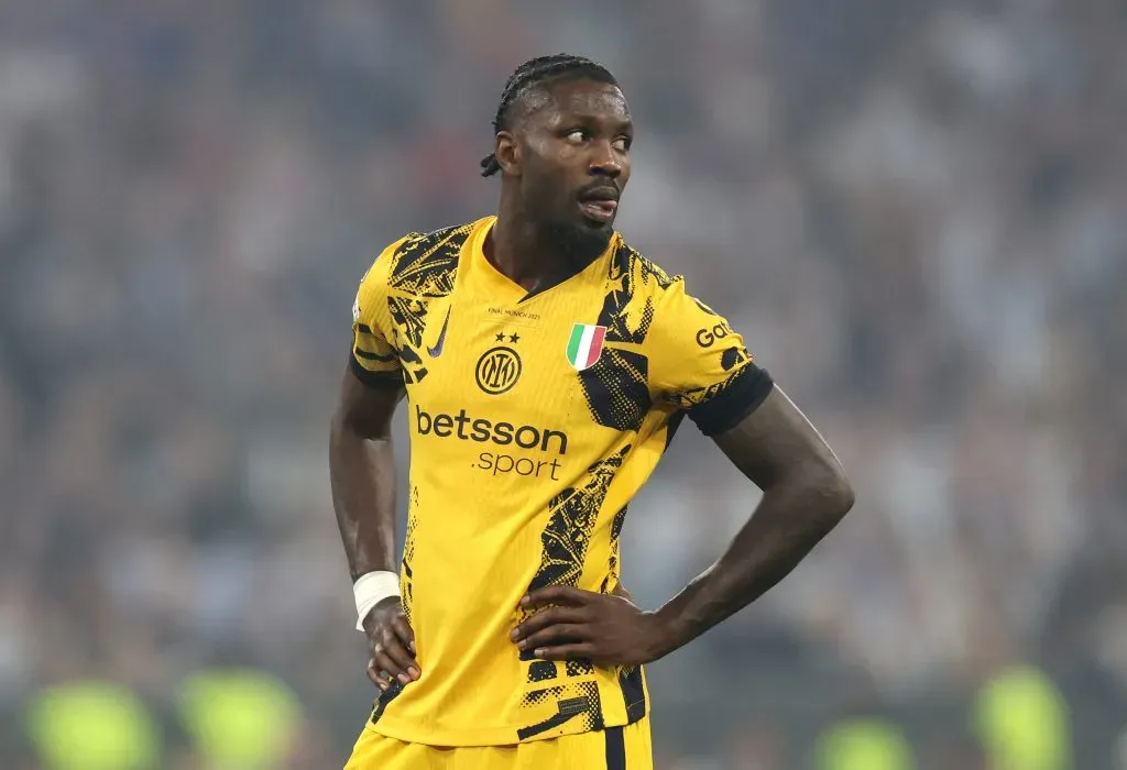 Thuram le ganaría la pulseada a Esposito. (Getty)