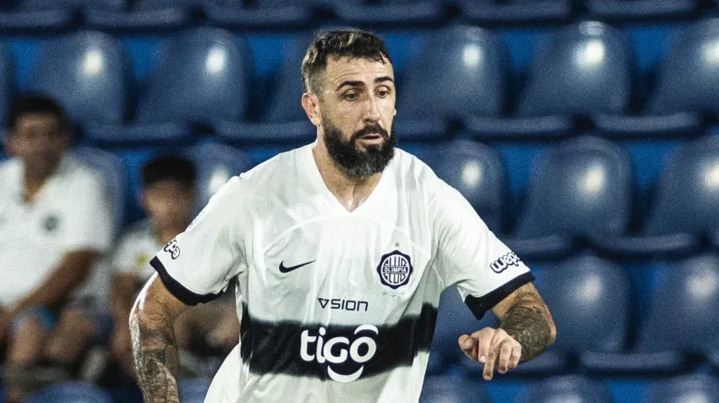 Pratto se va de Olimpia.