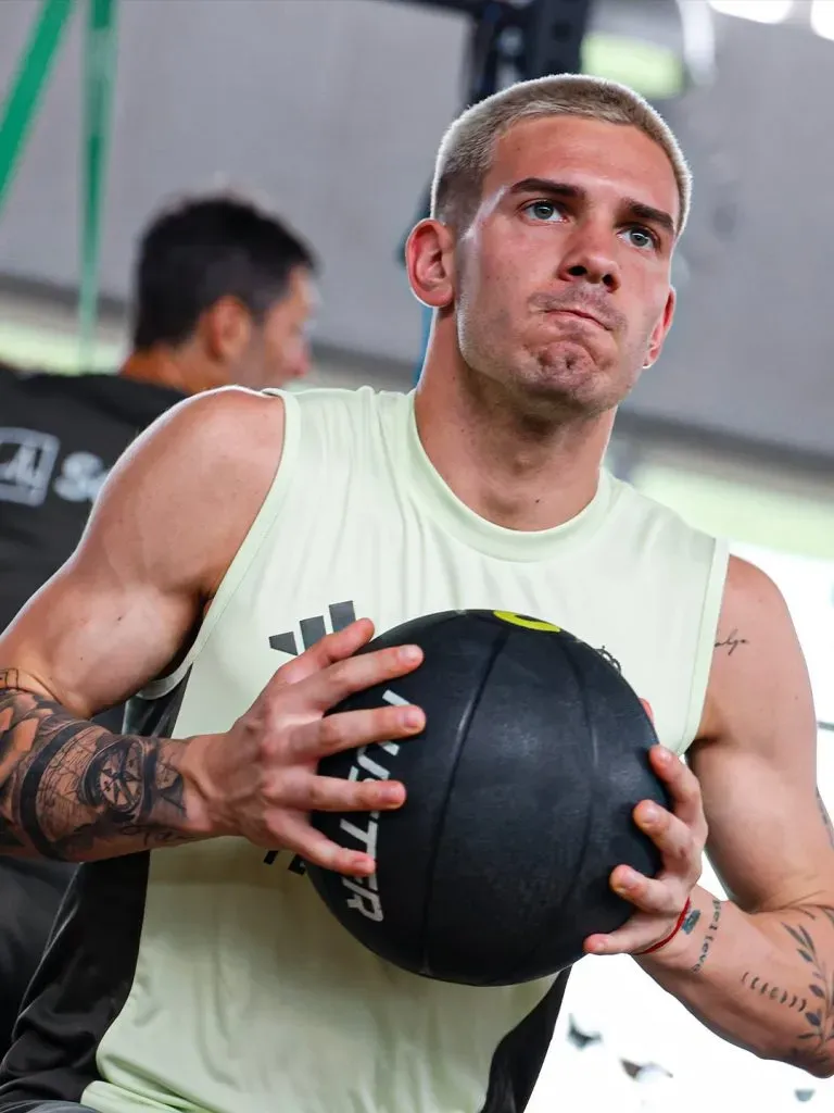 Mastantuono se prepara para su debut.