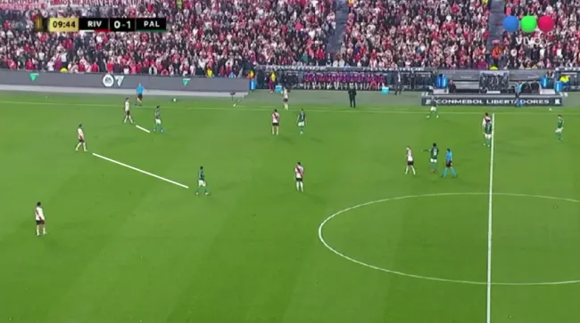 River no puede darles ni un centímetro de ventaja a López y Roque.