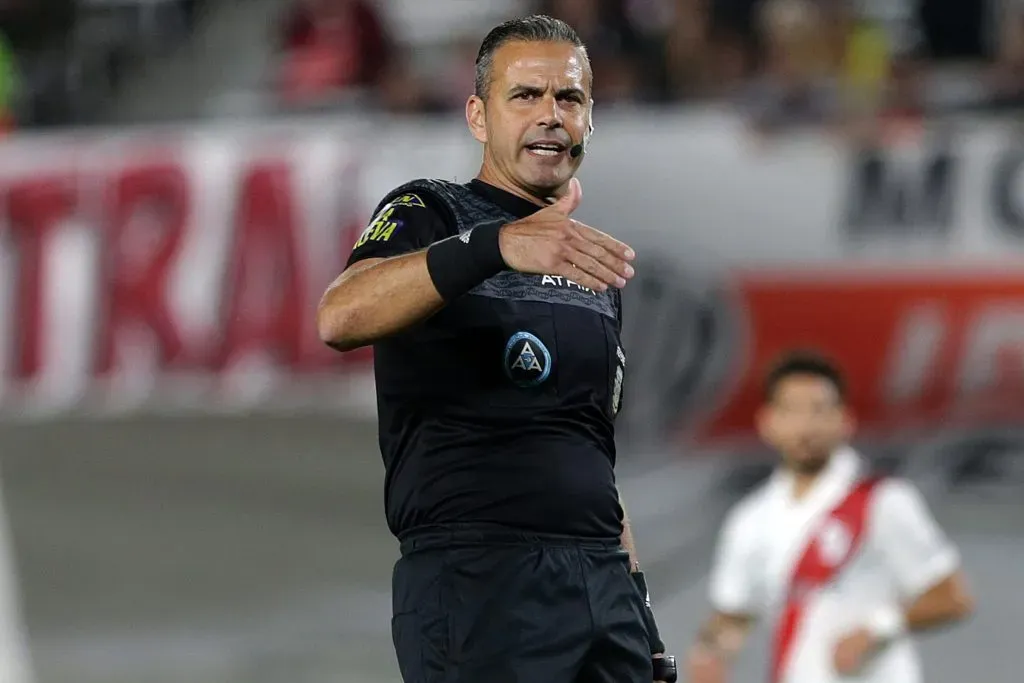 Ariel Penel será el arbitro principal del partido entre Talleres y River. (Getty Images)