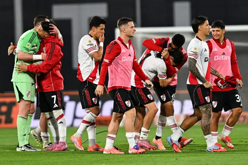 River se ubica en el segundo lugar con 52 puntos, a uno de Argentinos Juniors y Riestra, y a dos de Boca. (Getty Images)