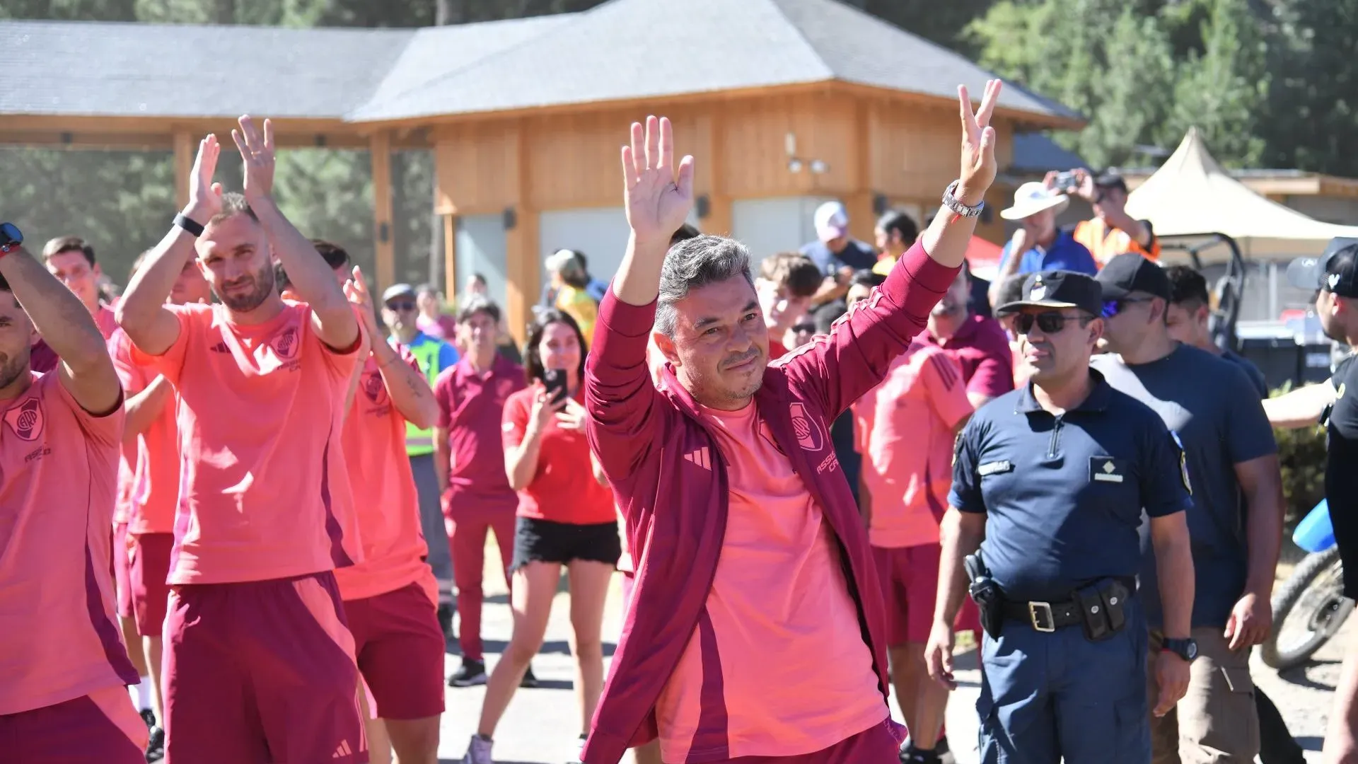 El mensaje de River tras el impresionante recibimiento de los hinchas en San Martín de los Andes