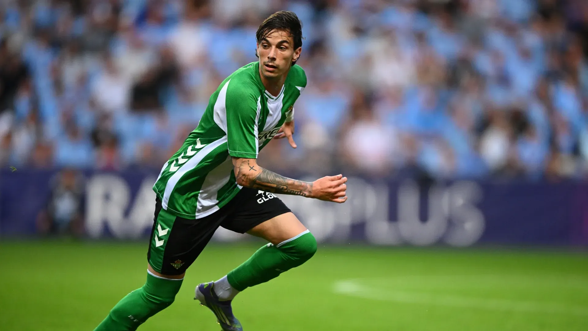 Valentín Gómez es titular en Betis.