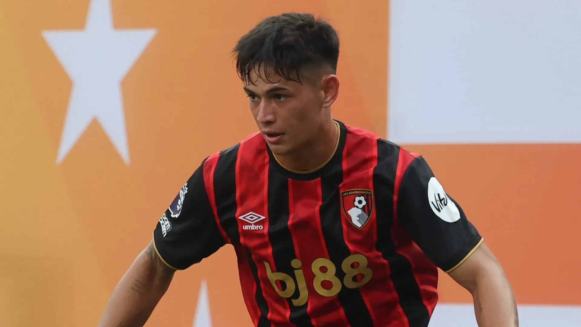 Soler cuenta con poca participación en Bournemouth.