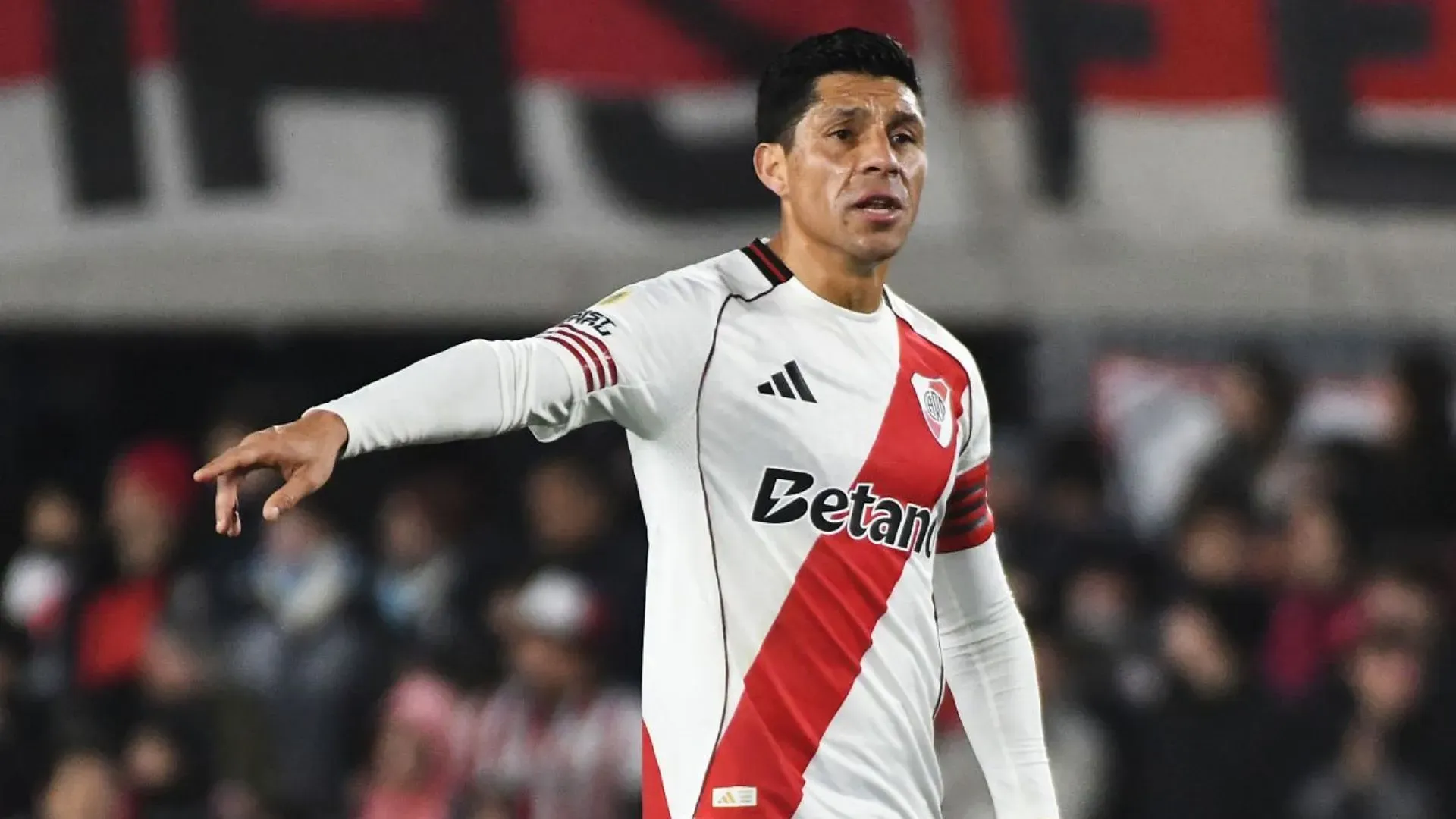 Argentinos Juniors llamó a Enzo Pérez y el jugador se quedaría en Buenos Aires.