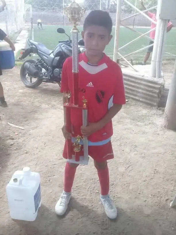 Tahiel Cabral con Comercio, el club de Santiago del Estero en el que empezó (FOTO: Familia Cabral).