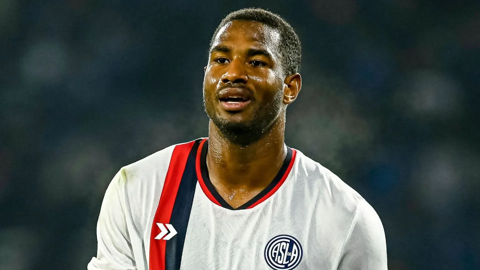 River aceleró por Romaña y envió una propuesta para que sea refuerzo en 2026.