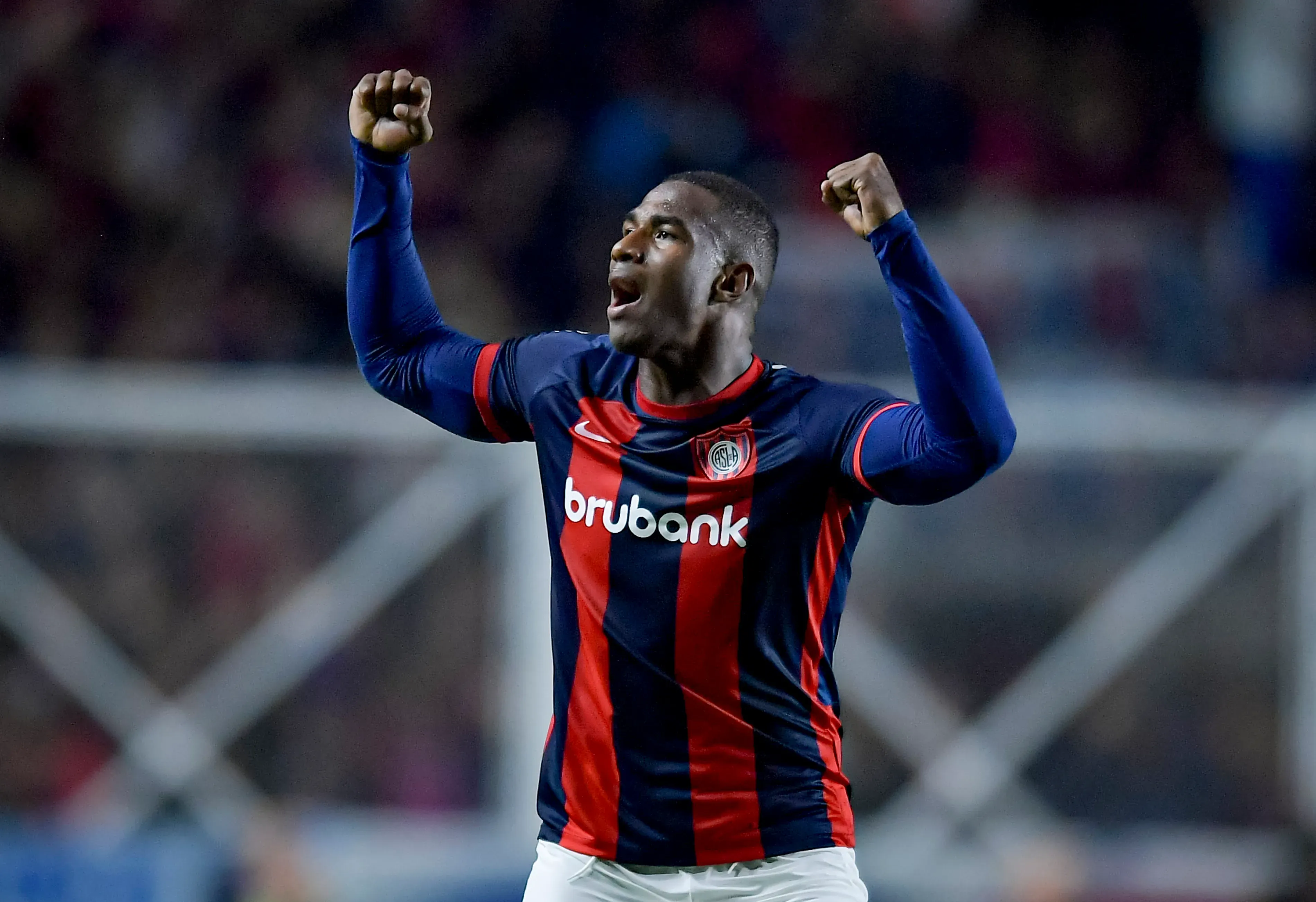 River ofertó por Jhohan Romaña, defensor de San Lorenzo. (Getty Images)