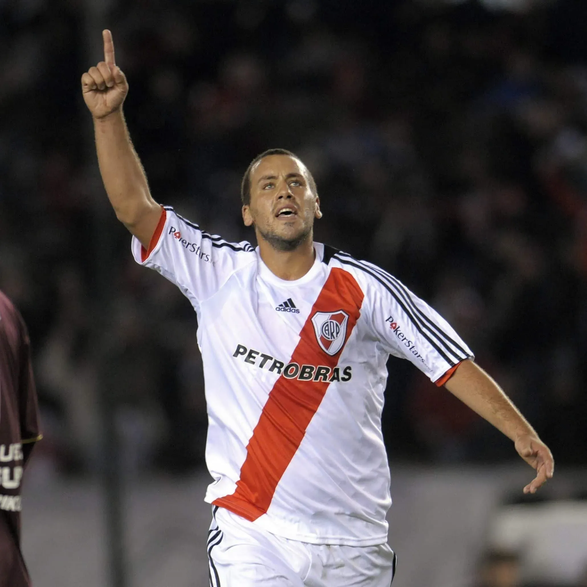 Fabbiani jugó en River entre principios del 2009 y mediados del 2010 y se terminó yendo con solo tres goles en 32 partidos.