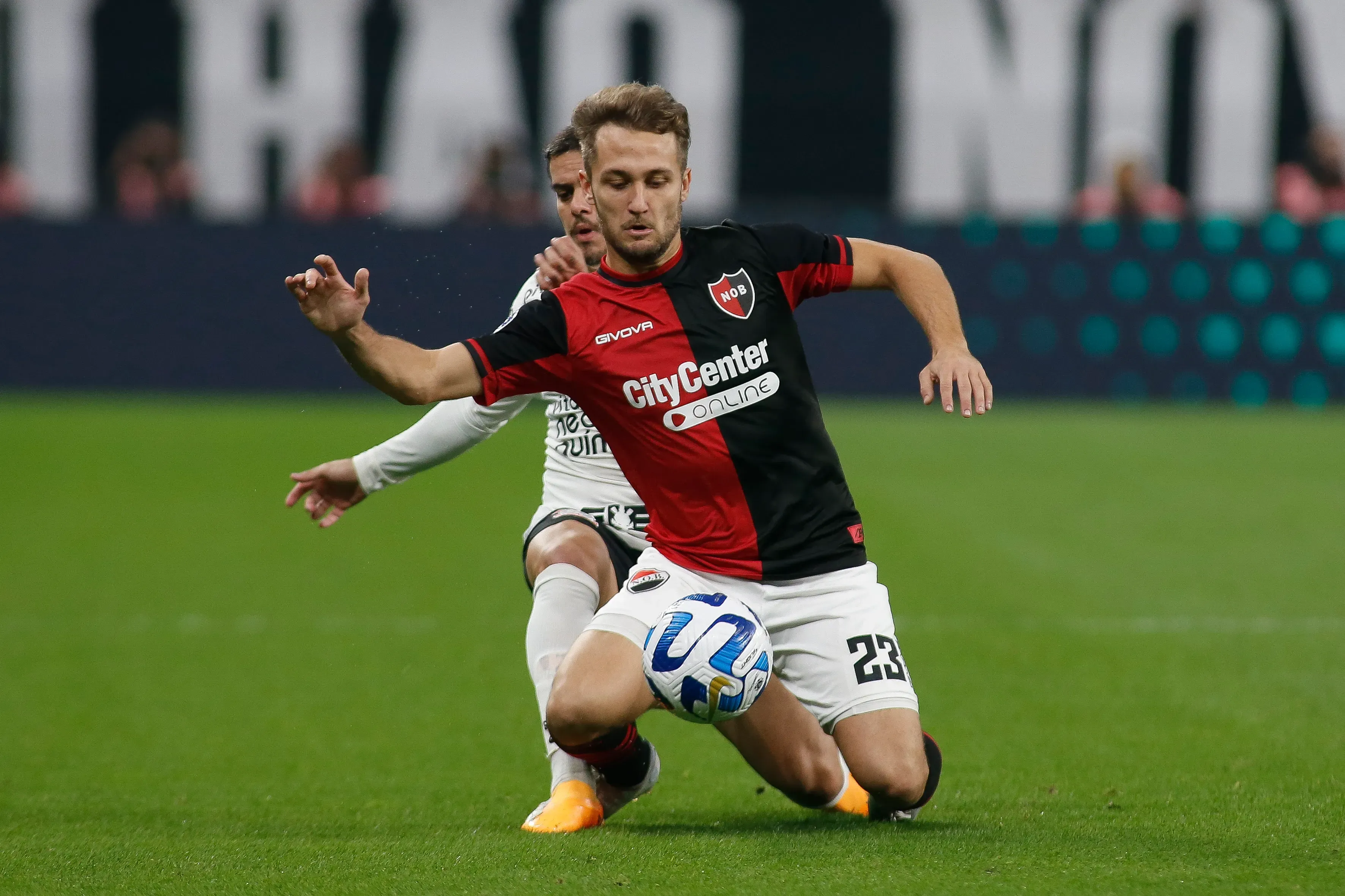 En el fútbol argentino, Martino se destacó en Rafaela, Talleres y Newell’s.