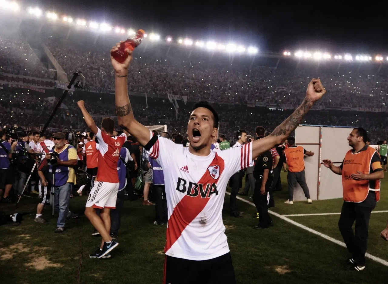 Vangino jugó en River entre 2013 y 2017. Participó en 129 partidos, metió cinco goles y entregó ocho asistencias.