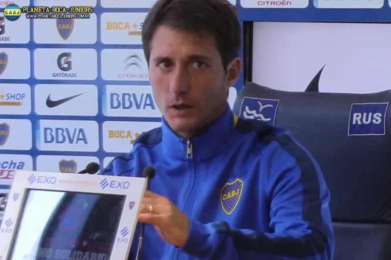 Guillermo habló en conferencia.