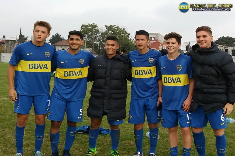 Retegui, Llanos, Mancuso, Sánchez, Baiardino y Cañete, los autores en la sexta.