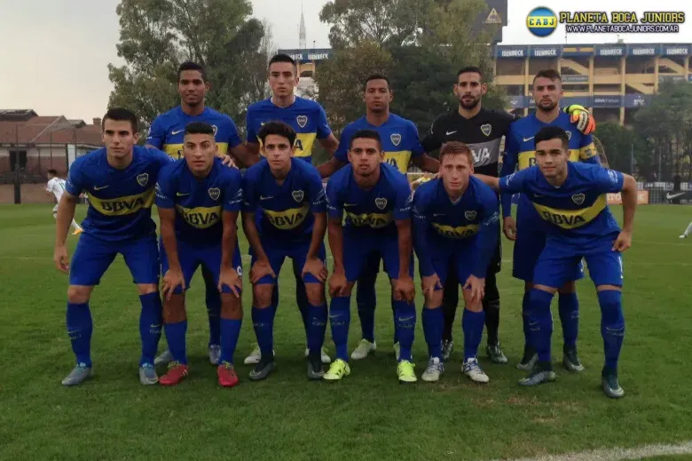 El once titular ante Defensa y Justicia. Foto: Prensa C.A.B.J.
