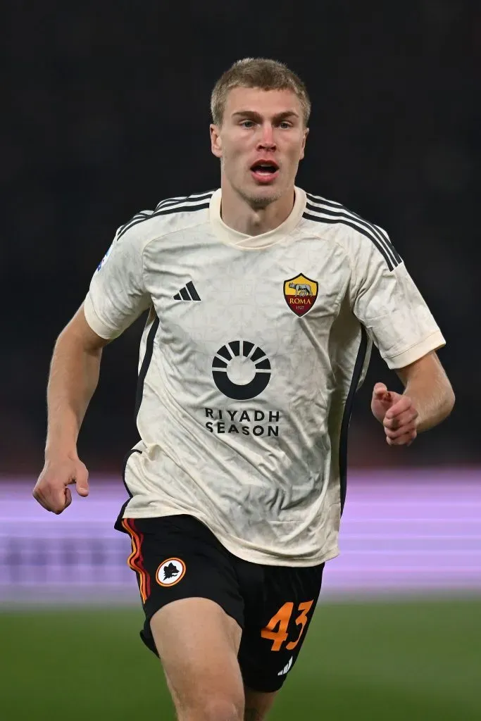 Rasmus Kristensen en Roma, compañero de Paredes y Dybala (Getty Images)