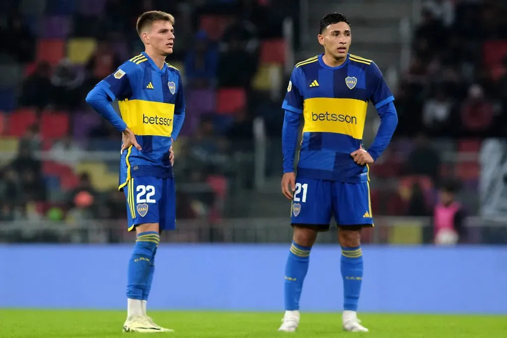 Equi Fernández y Kevin Zenón, dos bajas de peso para enfrentar a Independiente del Valle. Foto: Getty