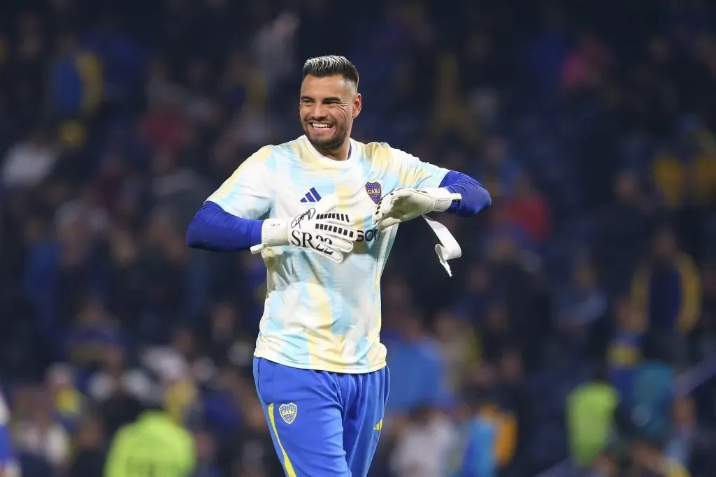 Romero con la nueva camiseta pre partido de Boca. Foto: Getty