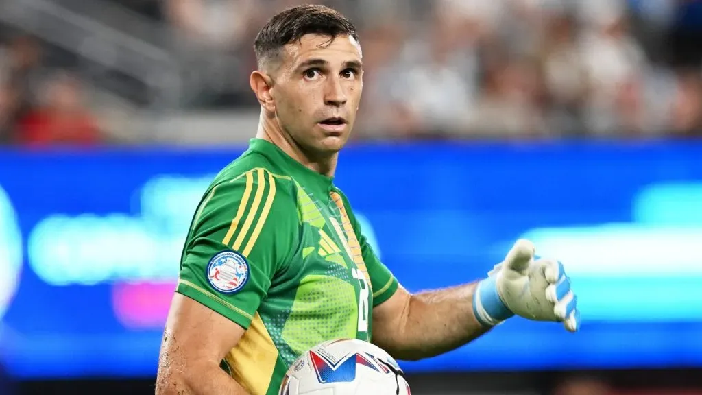 Pepé Santoro recordó cuando Dibu Martínez se fue a probar a Boca.