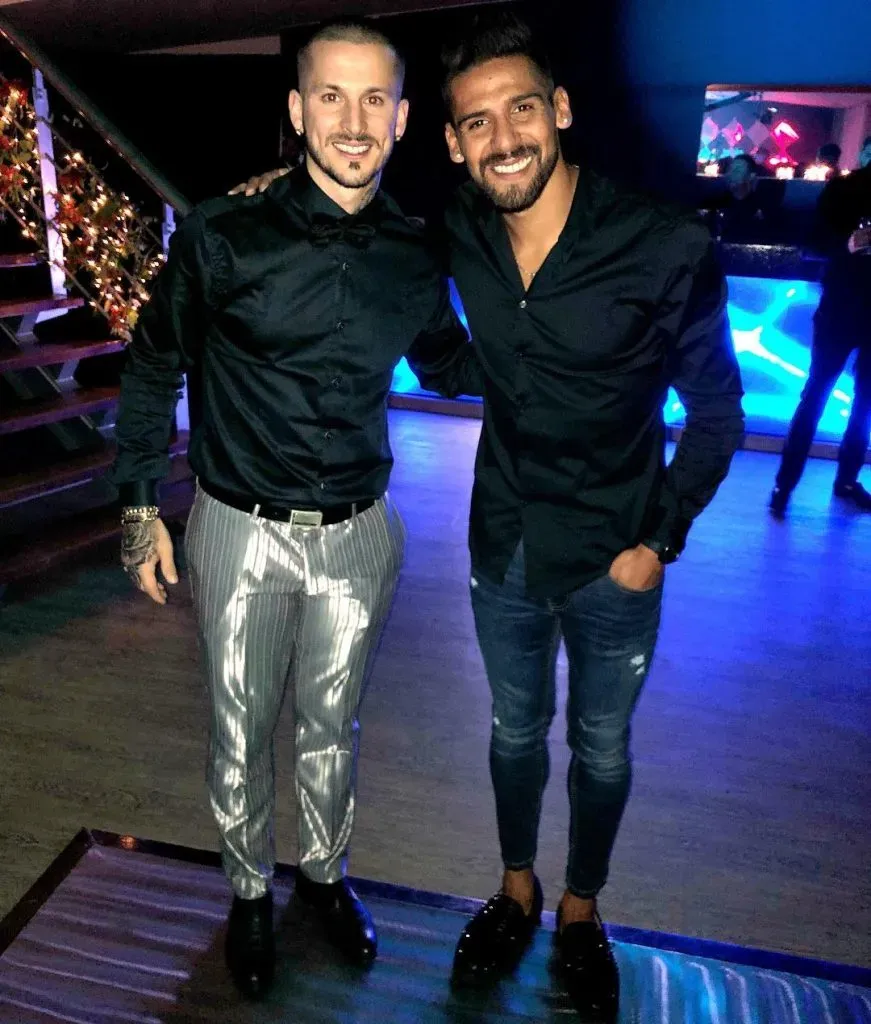 Darío Benedetto junto a Franco Jara, delantero de Belgrano de Córdoba