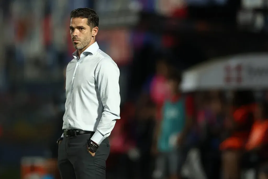 Fernando Gago define el arquero.