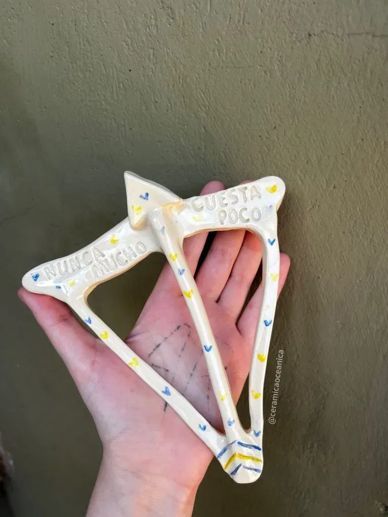 El regalo de Iara para Edinson Cavani.