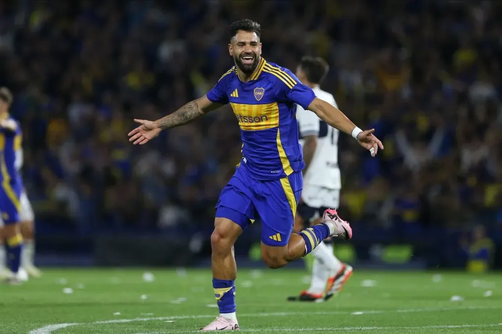 Milton Giménez, uno de los refuerzos que mejor le rindió a Fernando Gago. (Getty).