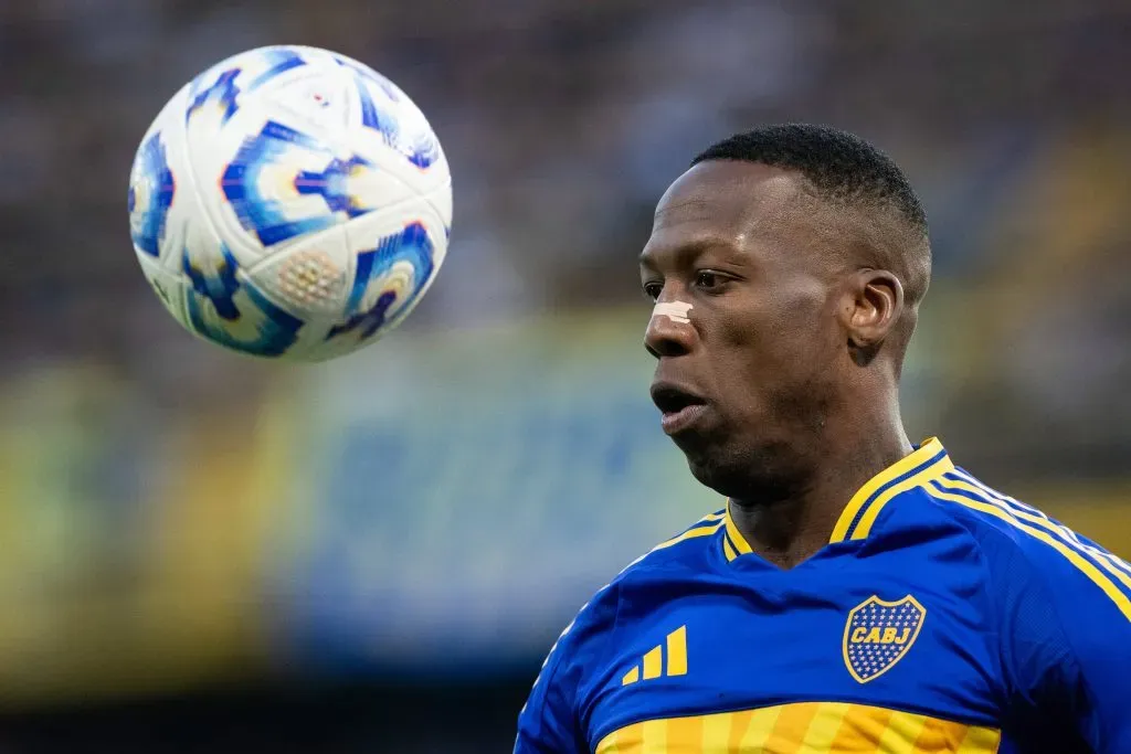 Luis Advíncula, en el radar de Fortaleza. (IMAGO)