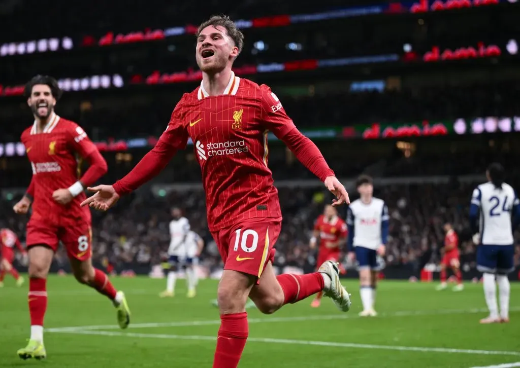 Alexis Mac Allister la rompe en el Liverpool. (IMAGO)