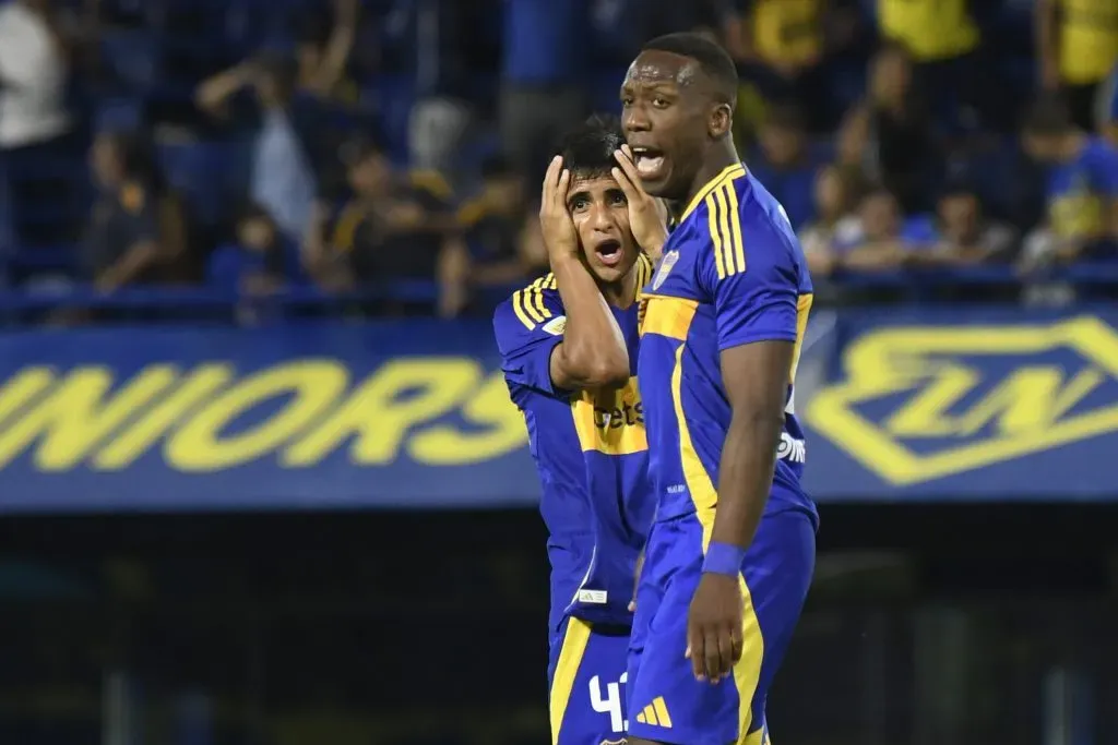 Luis Advíncula está en carpeta del Santos de Brasil. (GETTY)
