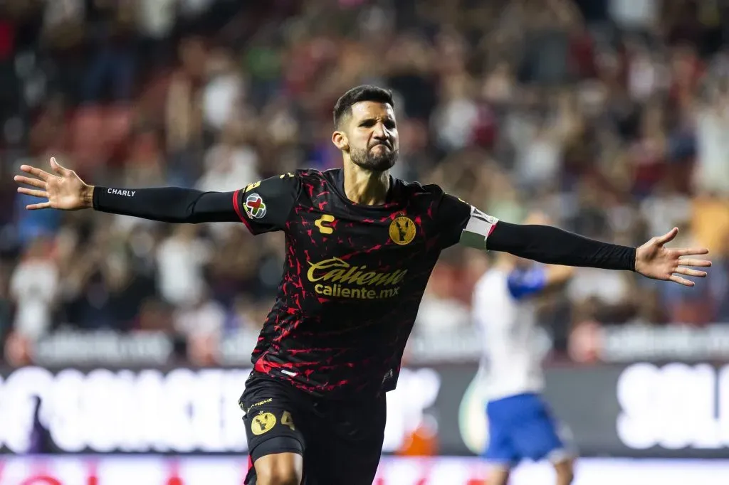Lisandro López, de paso por Boca, será dirigido por Martín Palermo. (Getty)