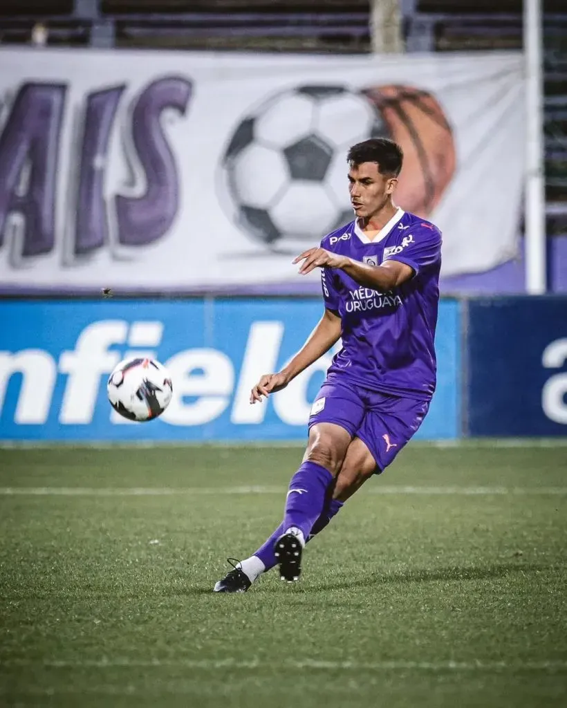 Renzo Giampaoli tuvo un muy buen 2024 con la camiseta de Defensor Sporting. (Twitter)