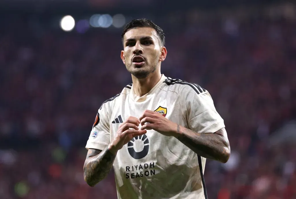 Leandro Paredes seguiría en Roma por ahora. (Getty)