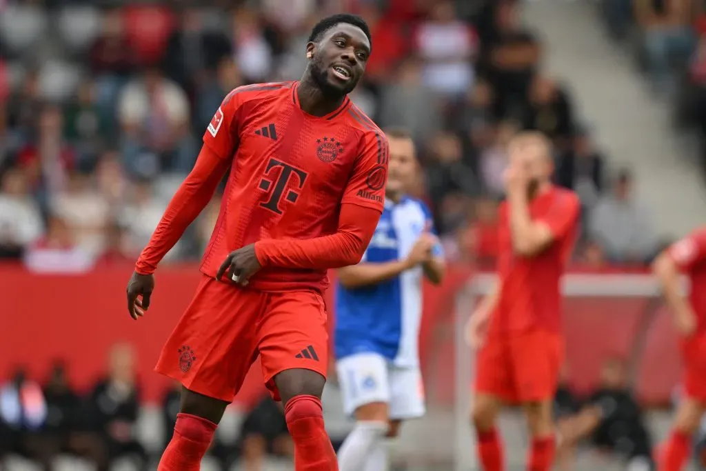 Alphonso Davies aún no definió si continuará en Bayern Múnich. (Getty Images)